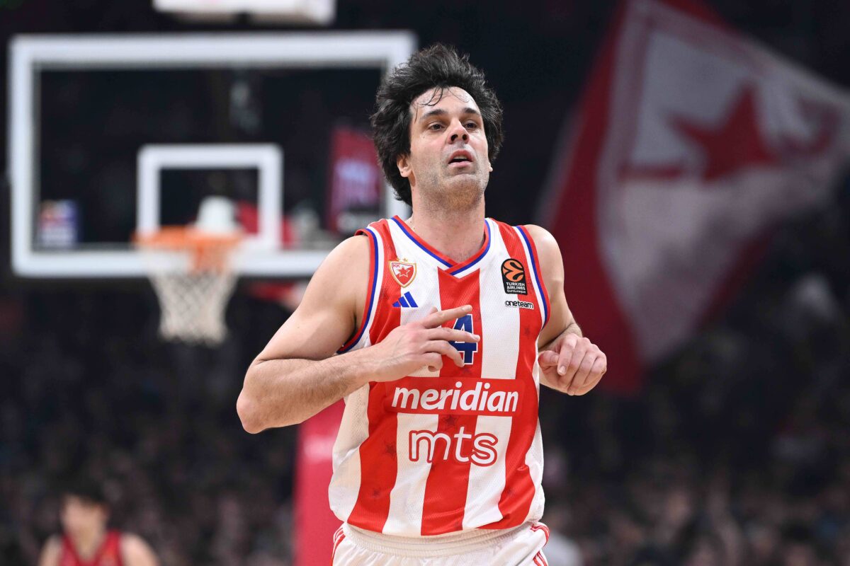 Ο Τεόντοσιτς επιστρέφει στον Ερυθρό Αστέρα
