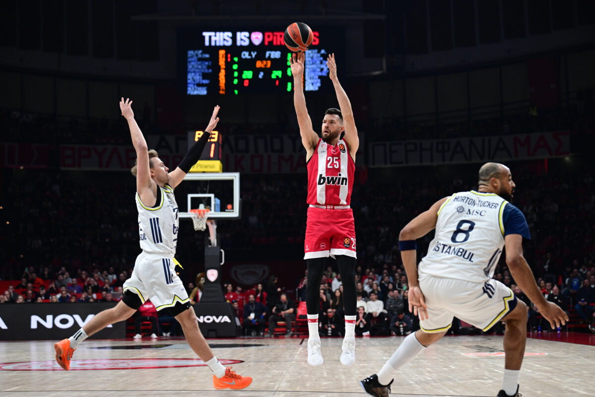 Οι αριθμοί που μπορεί να κρίνουν το Final Four: Πώς παίζουν στα κρίσιμα λεπτά οι 4 ομάδες και πού «πάσχει» ο Ολυμπιακός