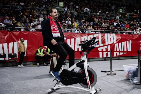 Σκληρή απάντηση του Όφερ Γιανάι στον Έντι Ταβάρες