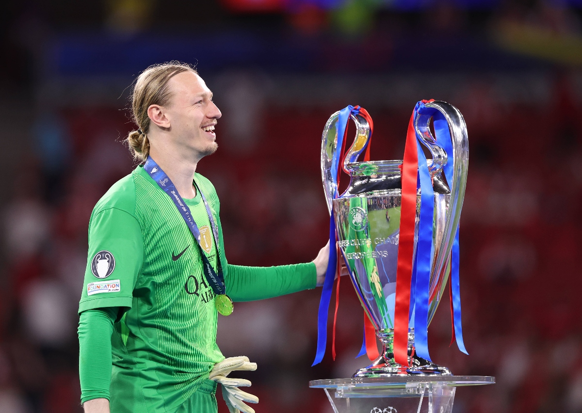 Champions League: Ο Σαφόνοφ το πήρε, αλλά δεν θα περάσει την καυτή βραδιά με την πορνοστάρ