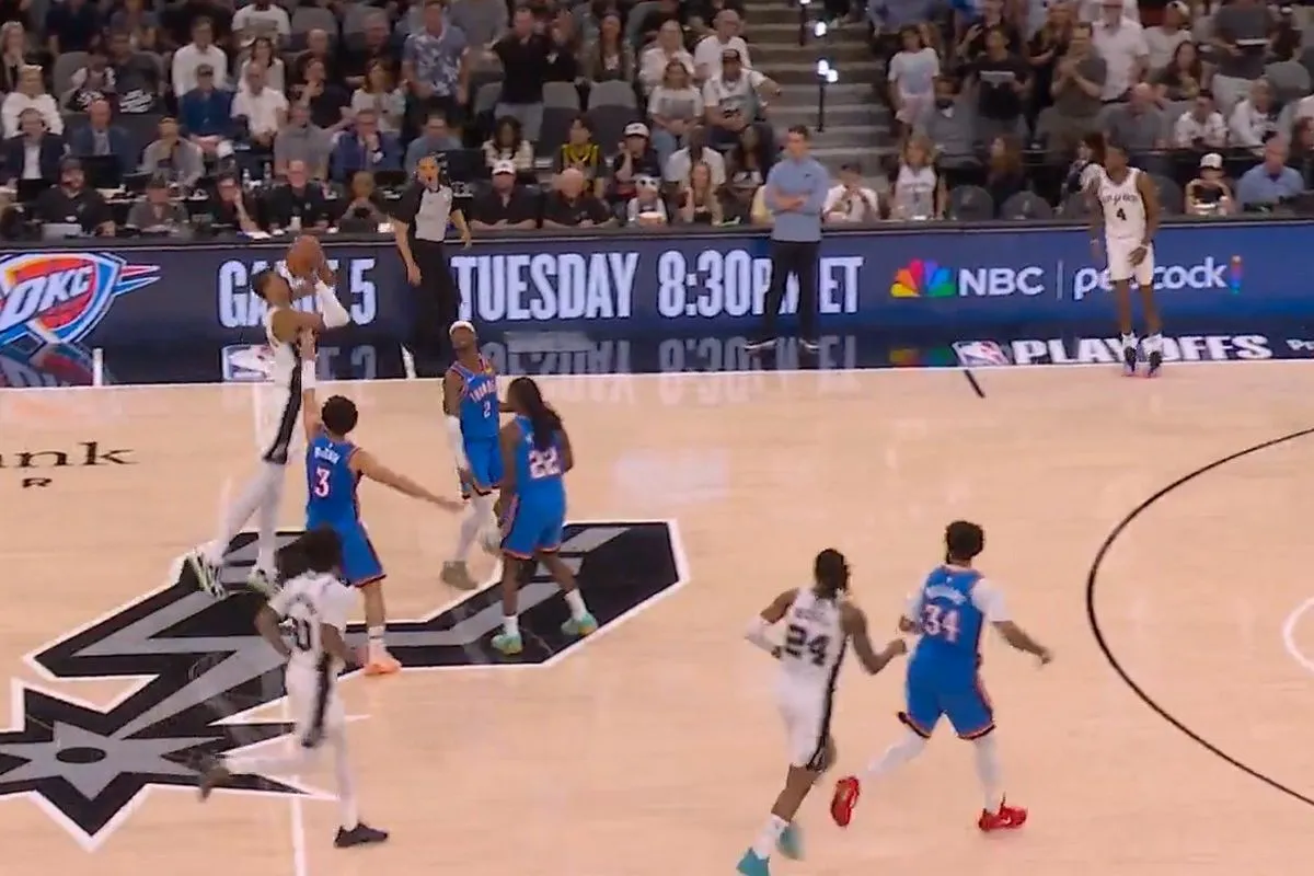 NBA: Τρελό buzzer-beater του Γουεμπανιαμά από το κέντρο και αποθέωση για τον Γάλλο (vid)