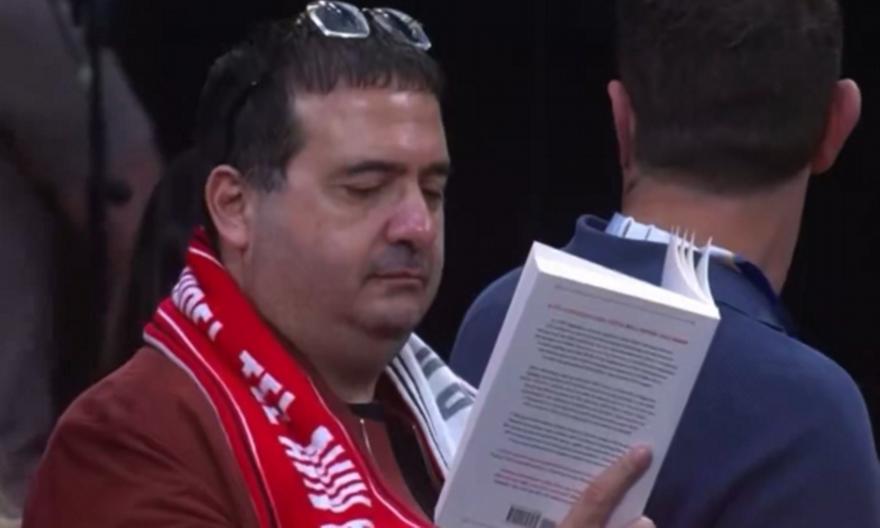 Ο Οφέρ Γιανάι ατάραχος διαβάζει το βιβλίο του δευτερόλεπτα πριν το τζάμπολ του Game 2 στη Μαδρίτη! (vid)