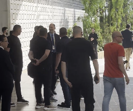 Ο Τσους Μπουένο στο ξενοδοχείο των ομάδων (vid)