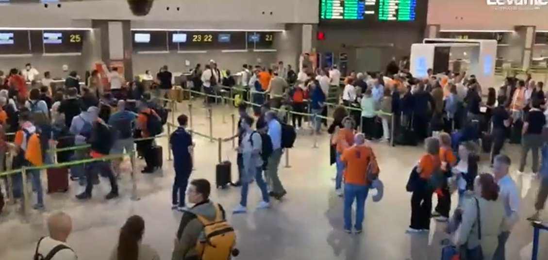 Μηχανικό πρόβλημα για αεροσκάφος με φίλους της Βαλένθια – Πότε θα «πετάξουν»