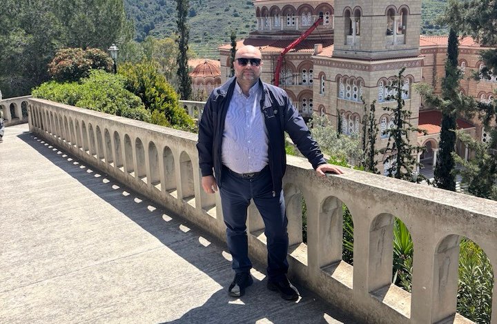 Ποιος είναι ο Ζήσης Ντελόπουλος που έκανε πρόταση για την ΑΕΛ Novibet