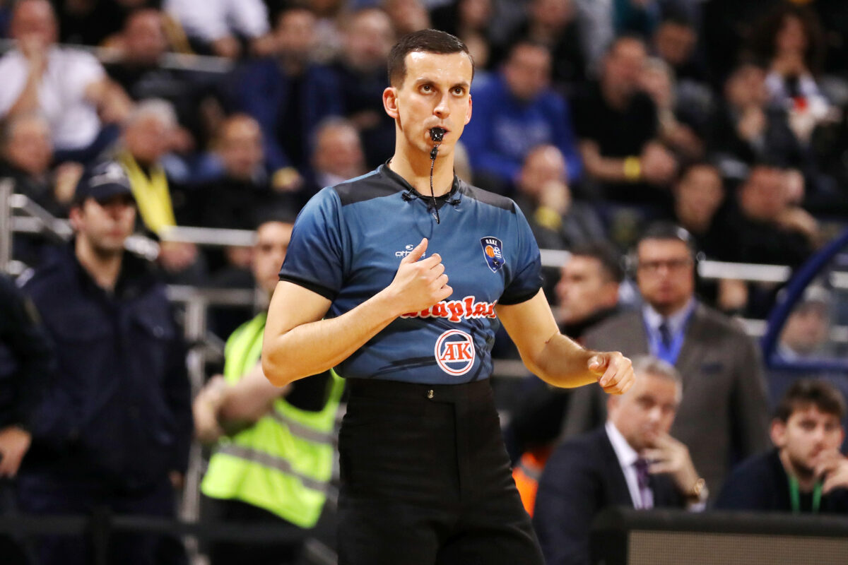 Οι διαιτητές του Game 3 μεταξύ Ολυμπιακού και Παναθηναϊκού στο ΣΕΦ