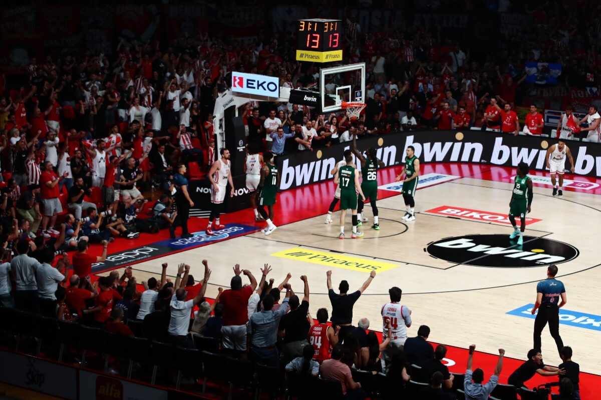 «Καμίνι» το ΣΕΦ – Sold out το game 5 των τελικών ανάμεσα σε Ολυμπιακό και Παναθηναϊκό