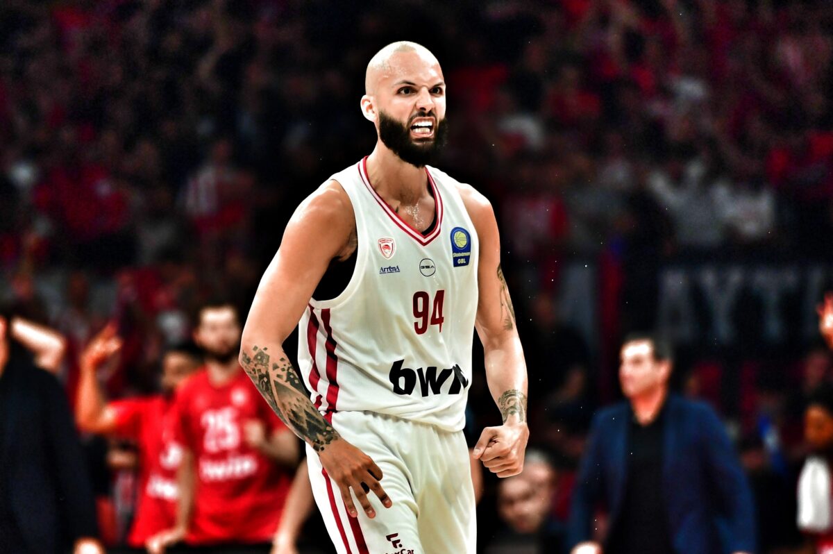 Φουρνιέ από άλλο… πλανήτη – Υπέγραψε το 2-1 του Ολυμπιακού και έφερε το πρωτάθλημα μια ανάσα μακριά