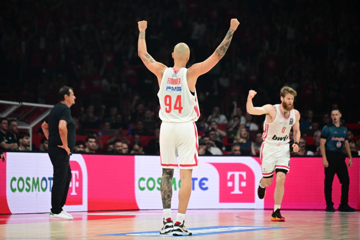 Το μήνυμα της ΚΑΕ Ολυμπιακός ενόψει του game 5: «Όλοι μαζί για το πρωτάθλημα» (vid)