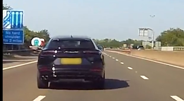 Η «τρελή» πορεία της Lamborghini των 320.000 ευρώ του Στέρλινγκ πριν τις μπάρες (vid)
