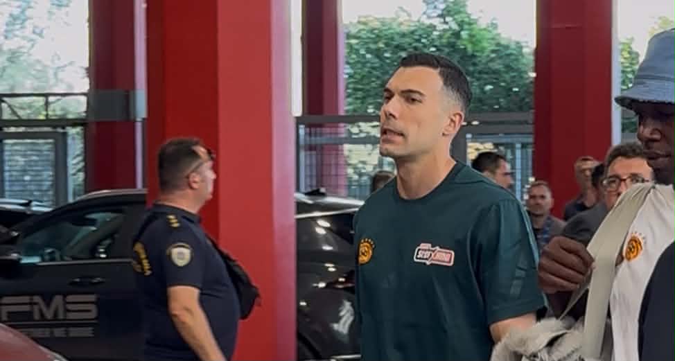 Με Σλούκα η άφιξη του Παναθηναϊκού στο ΣΕΦ για το Game 1 με τον Ολυμπιακό (vid)