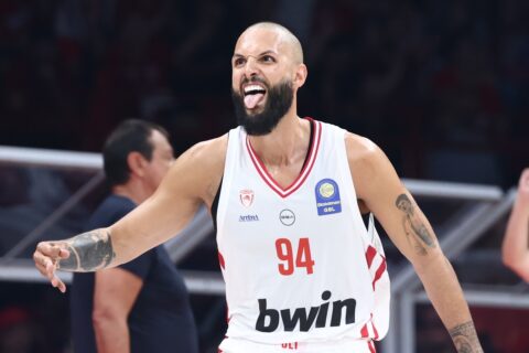 Με τριάδα «φωτιά» ο Ολυμπιακός έκανε το 1-0 στους τελικούς