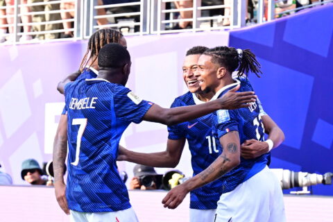 Πάρτι της Γαλλίας με «μαγικό» Εμπαπέ και… αέρα στους «16»!
