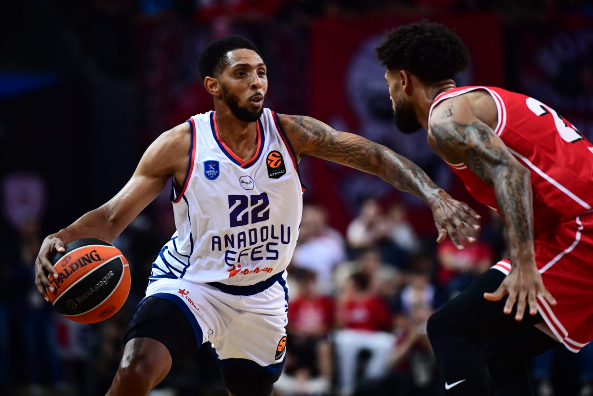 Κάμερον Πέιν: «Αυτός είναι ο Κόμπι της EuroLeague, αλλά ο Βεζένκοφ…» – Το scouting report του Τζέιμς και τα παπούτσια του Γιάννη
