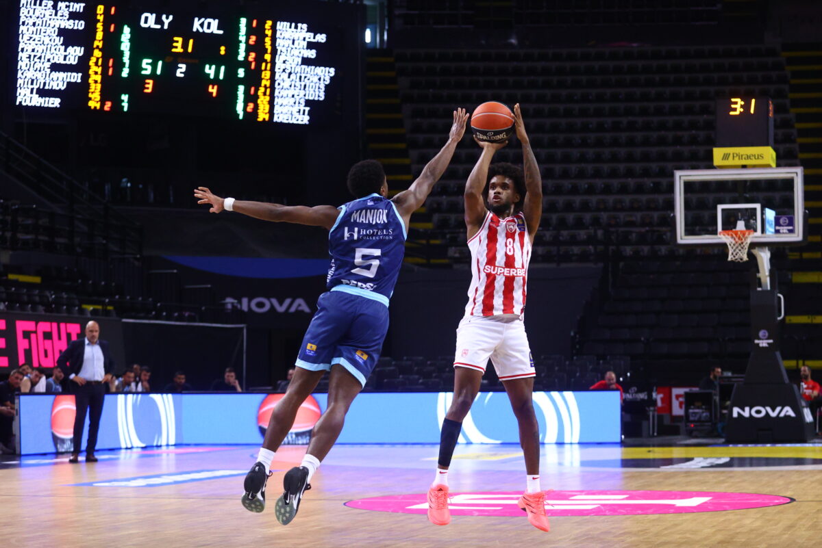 Τρίποντη παράσταση στη Sunel Arena: Ολυμπιακός και Κολοσσός εκτελούν χωρίς σταματημό (vids)