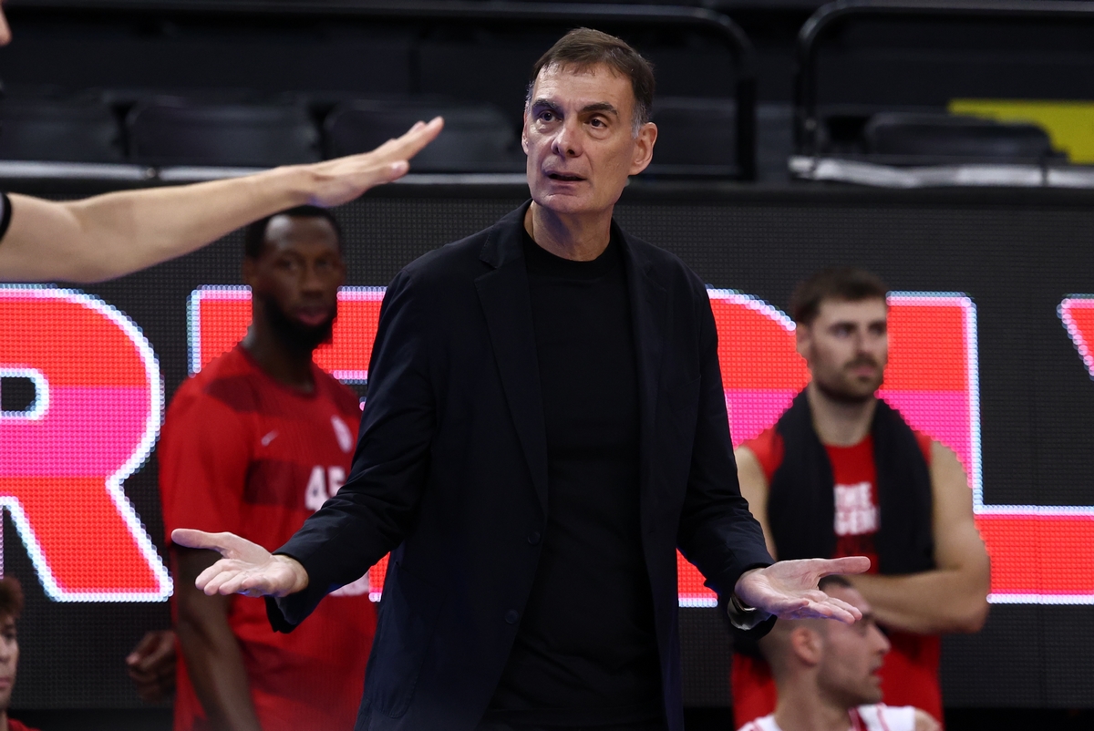 Μπαρτζώκας: «Πέντε συνεχόμενα λάθη, δείξαμε έλλειψη σοβαρότητας στο τρίτο δεκάλεπτο»